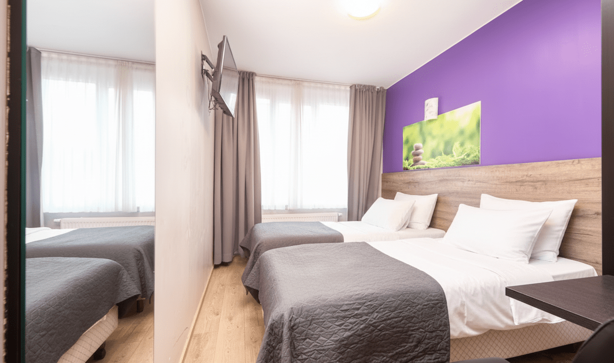 Chambre avec deux lits