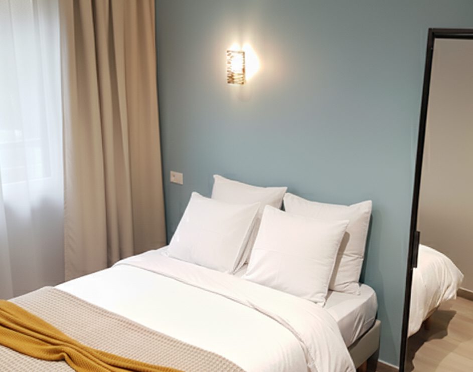 Petite chambre + armoire