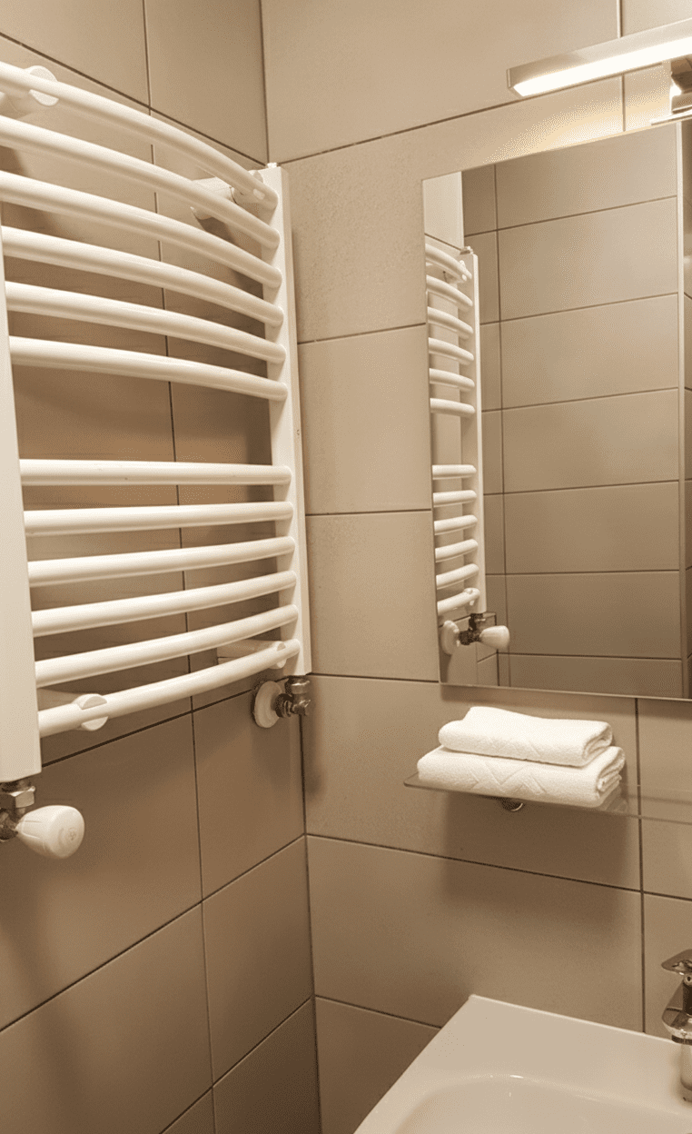 Lavabo de chambre + radiateur